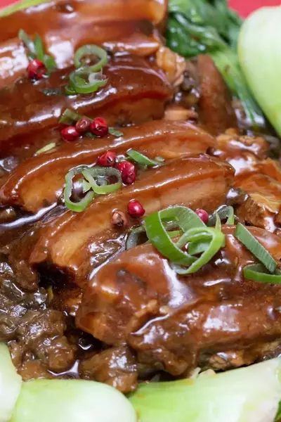 Geschmorter Schweinebauch 梅菜扣肉