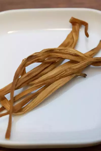 Getrocknete Lilienblüten 金針菜