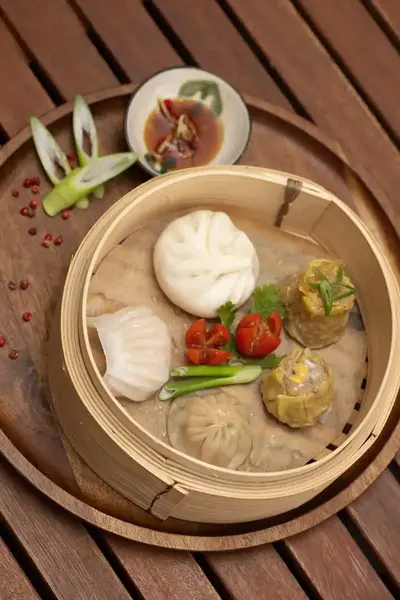 Dim Sum Mix als Teil eines Dim-Sum-Menüs