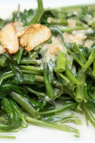Dim Sum Wasserspinat mit fermentiertem Tofu ⓥ vegan 腐乳空心菜